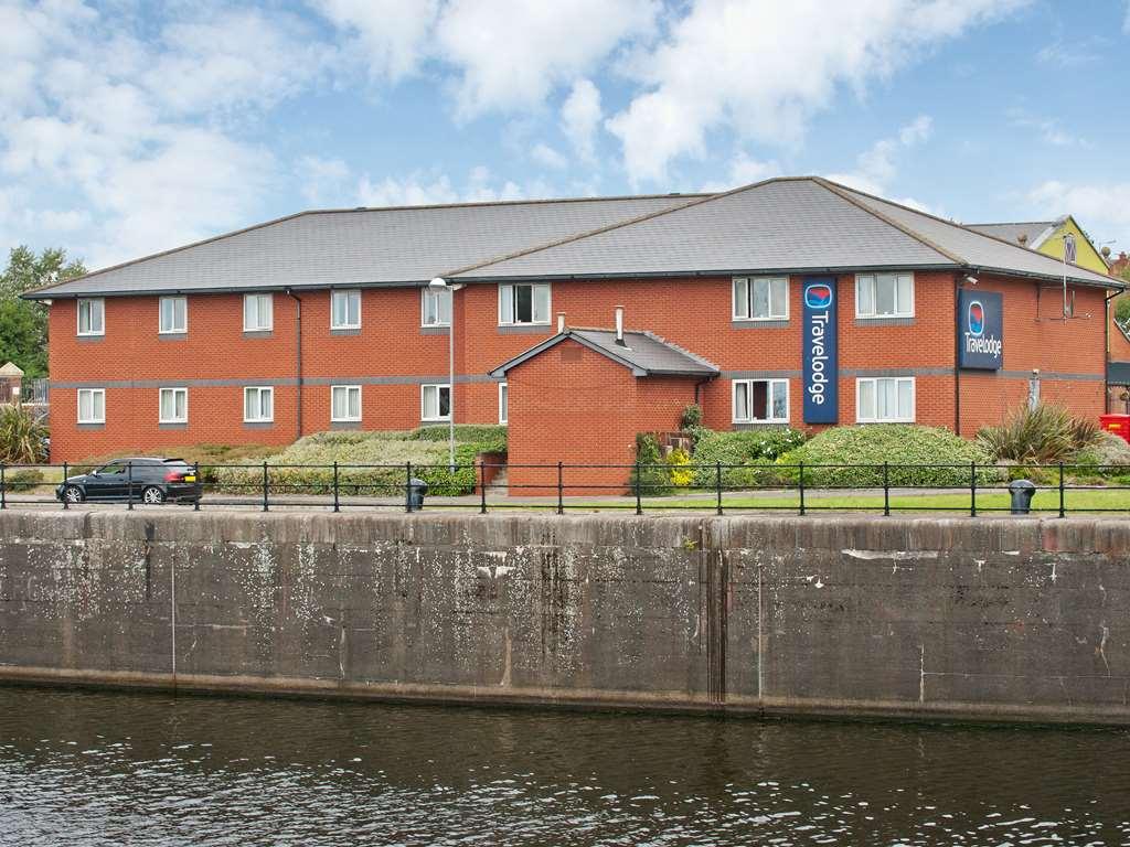 Travelodge Liverpool Docks Экстерьер фото
